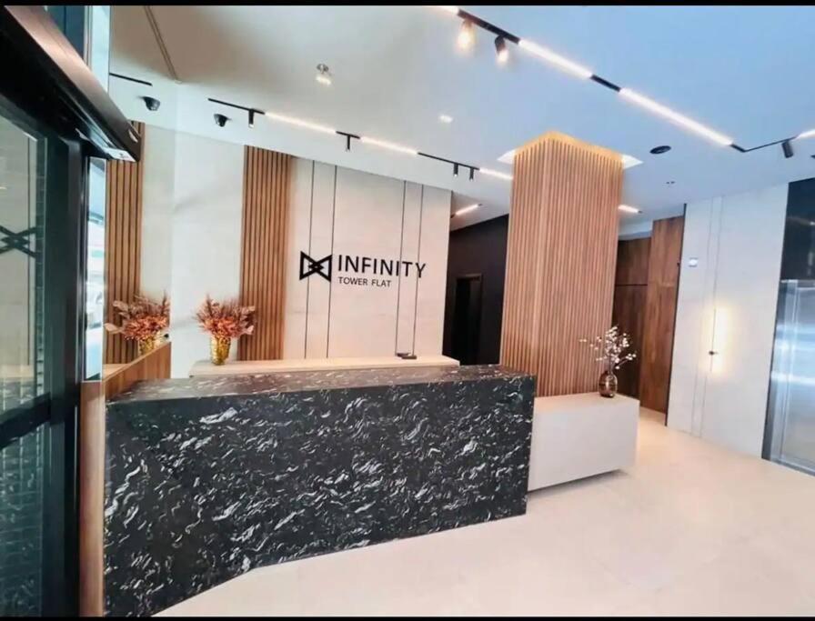 Apartment Infinity Tower Flat - 1403