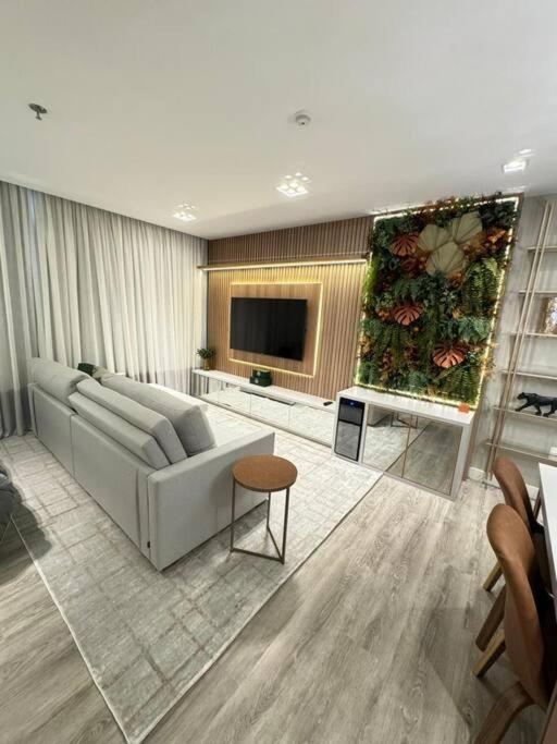Apartment Infinity Tower Flat - 1403 *